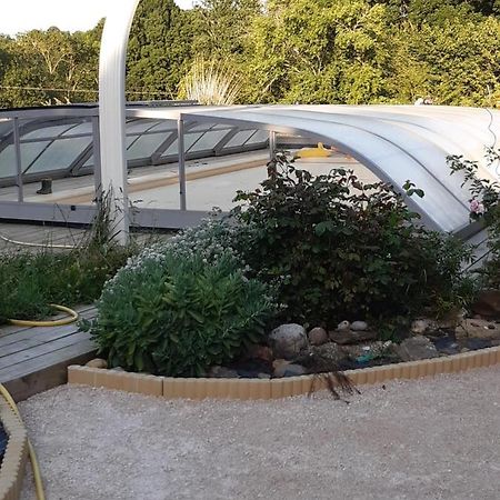 Chambre Familiale Avec Piscine Chauffee Et Jacuzzi Bernadets-Debat Exterior foto